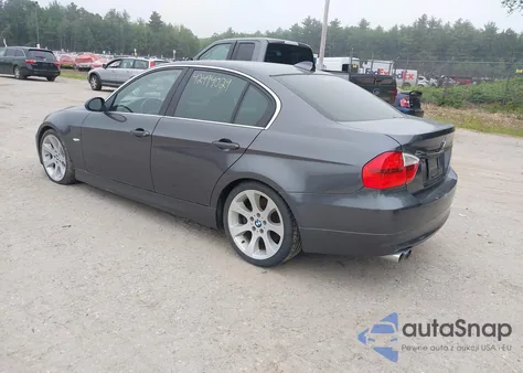 2006 BMW 330 Xi z USA, uszkodzony, nr VIN WBAVD33596AZ86475